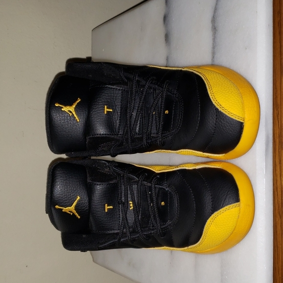Air Jordan Retro 12 - Picture 2 of 7